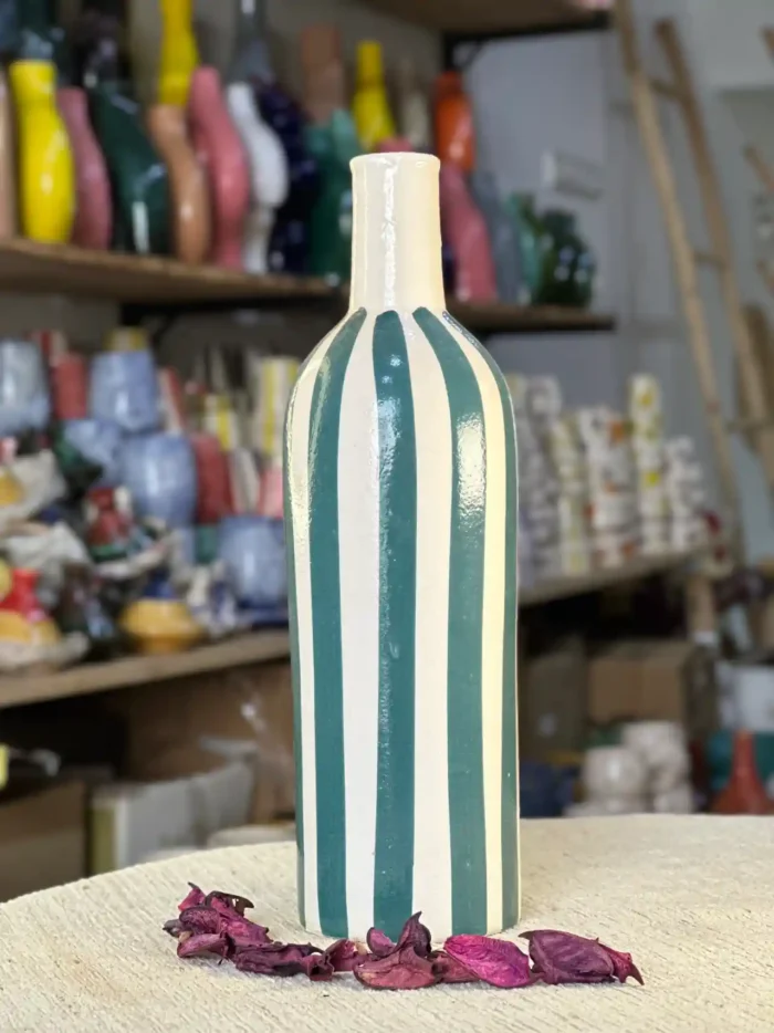 Vase en Céramique Fait Main – L’Élégance des Rayures Marinières - Image 2