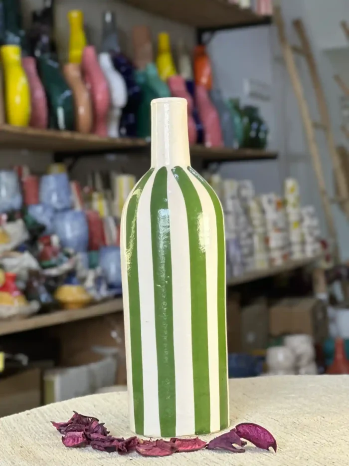 Vase en Céramique Fait Main – L’Élégance des Rayures Marinières - Image 3