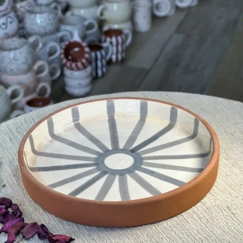 Set of 3 Ceramic Plates – Elegance with a Unique Design