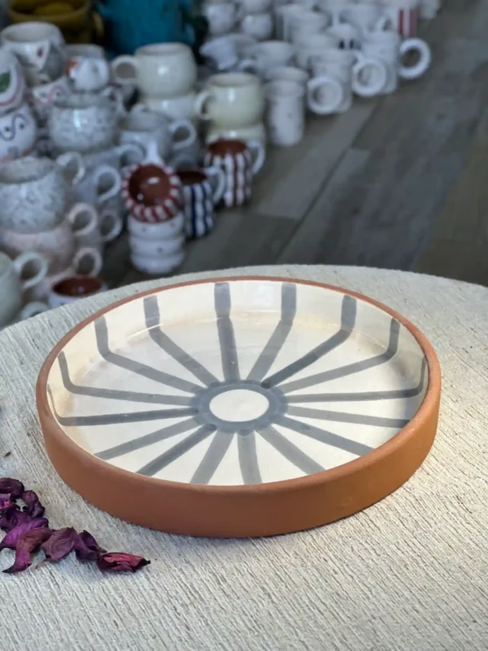 Set of 3 Ceramic Plates – Elegance with a Unique Design - Image 3