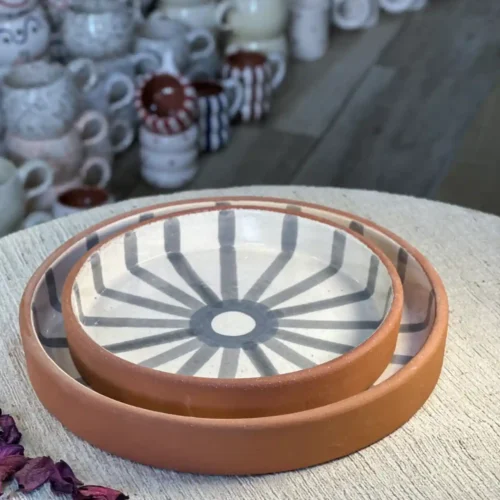 Set of 3 Ceramic Plates – Elegance with a Unique Design