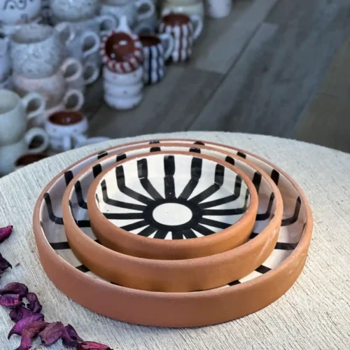 Set of 3 Ceramic Plates – Elegance with a Unique Design