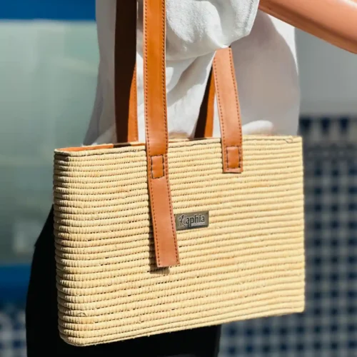 Square Raffia Bag with Leather Details – Chic and Authentic