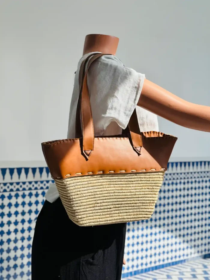Raffia Bag with Leather Touch – Your Everyday Outdoor Essential - Image 4
