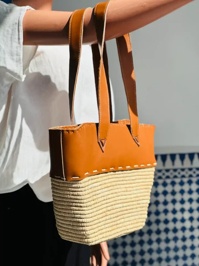 Raffia Bag with Leather Touch – Your Everyday Outdoor Essential - Image 3