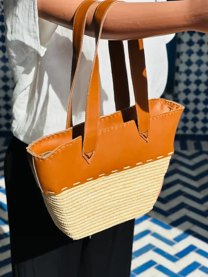 Raffia Bag with Leather Touch – Your Everyday Outdoor Essential - Image 2