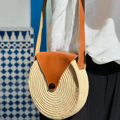 Round Raffia Bag with Brown and Grey Leather Touch – A Modern Classic