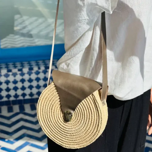Round Raffia Bag with Brown and Grey Leather Touch – A Modern Classic